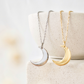 crescent-moon-necklace-hilal