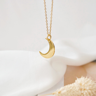 crescent-moon-necklace-hilal